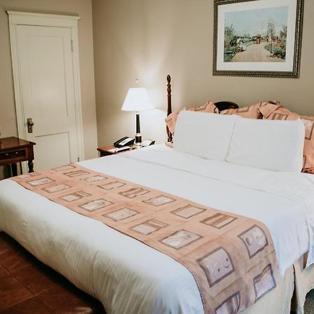 The Astor Hotel Milwaukee Bagian luar foto