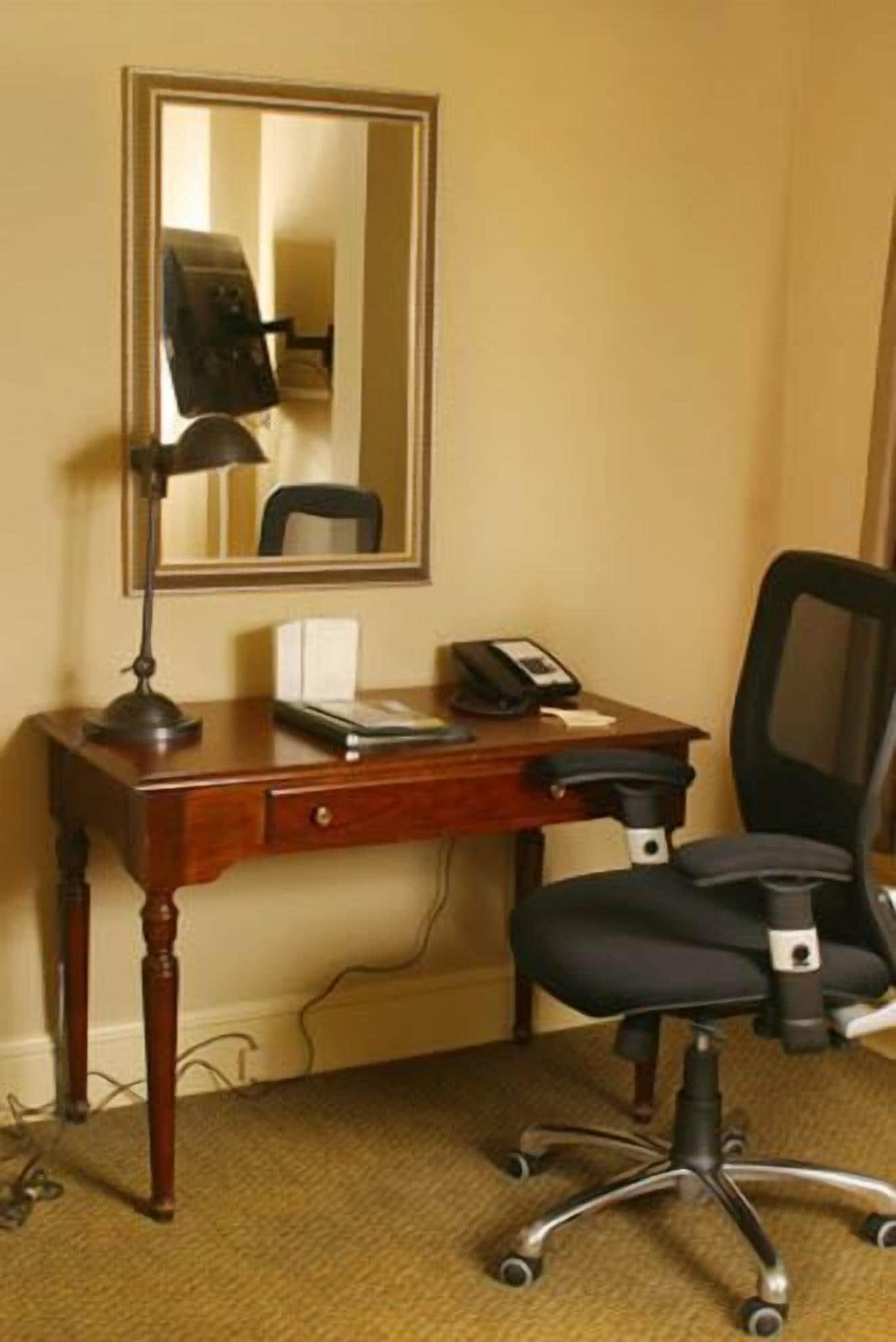 The Astor Hotel Milwaukee Bagian luar foto