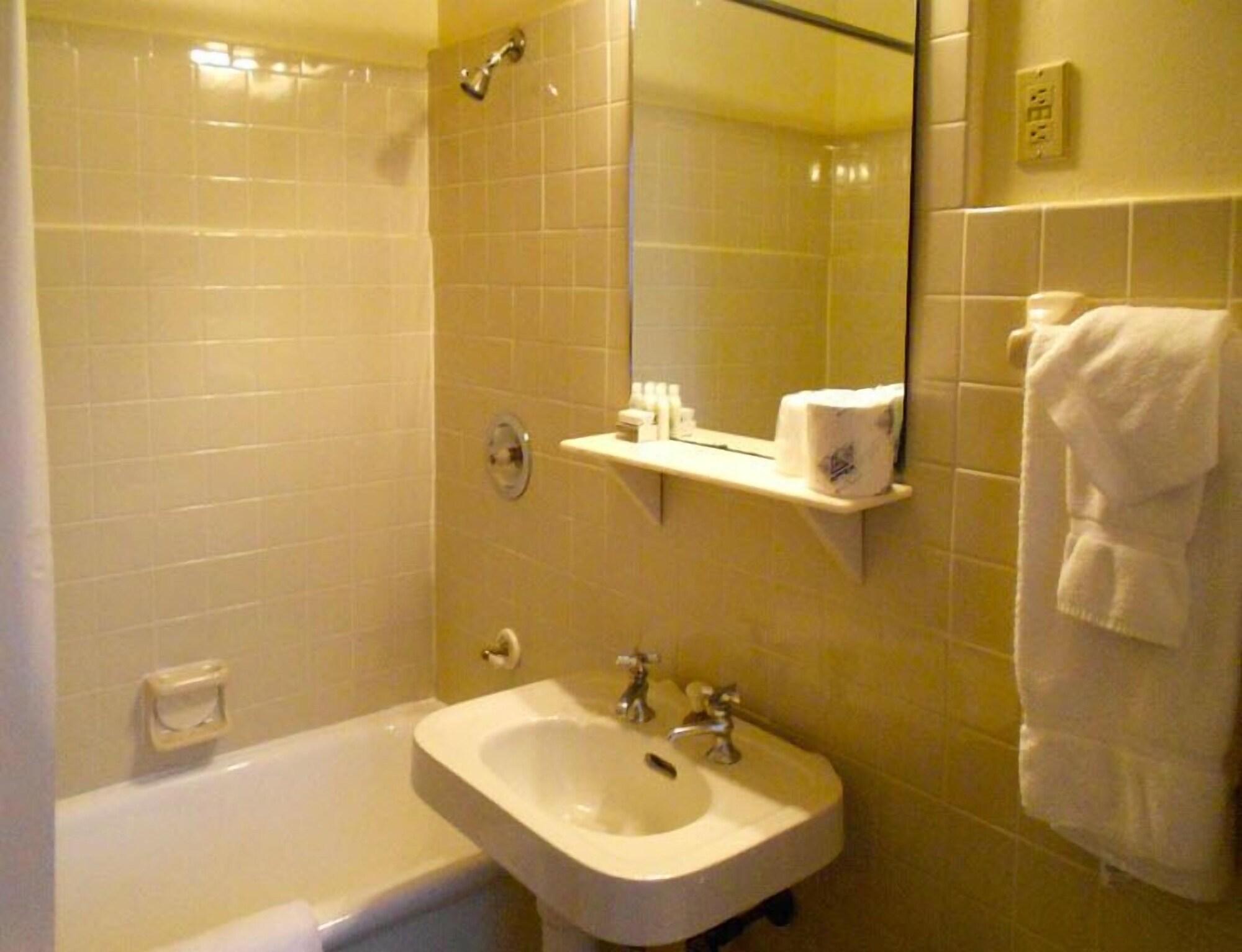 The Astor Hotel Milwaukee Bagian luar foto